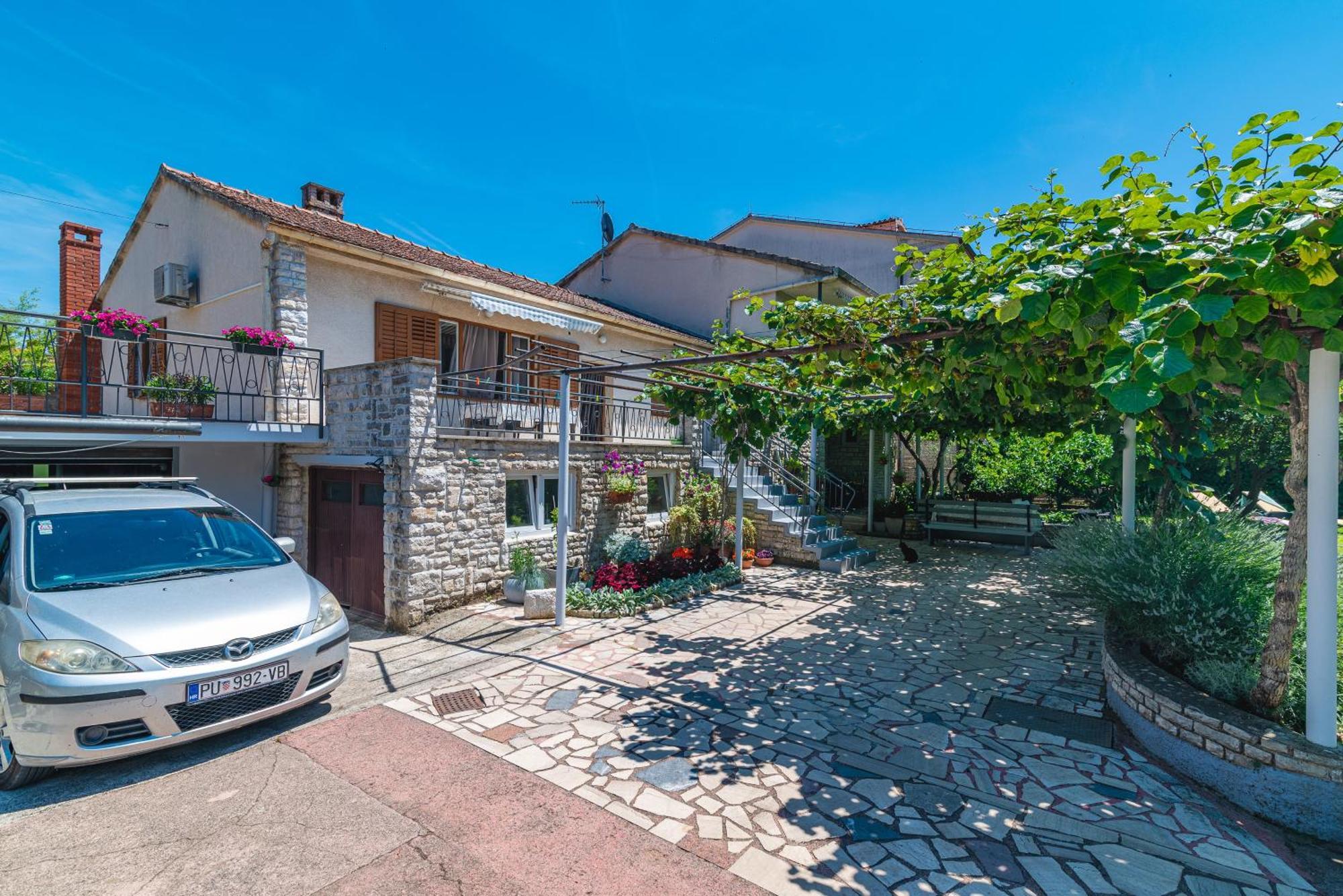 Apartments With A Parking Space Fazana - 18334 Exterior photo