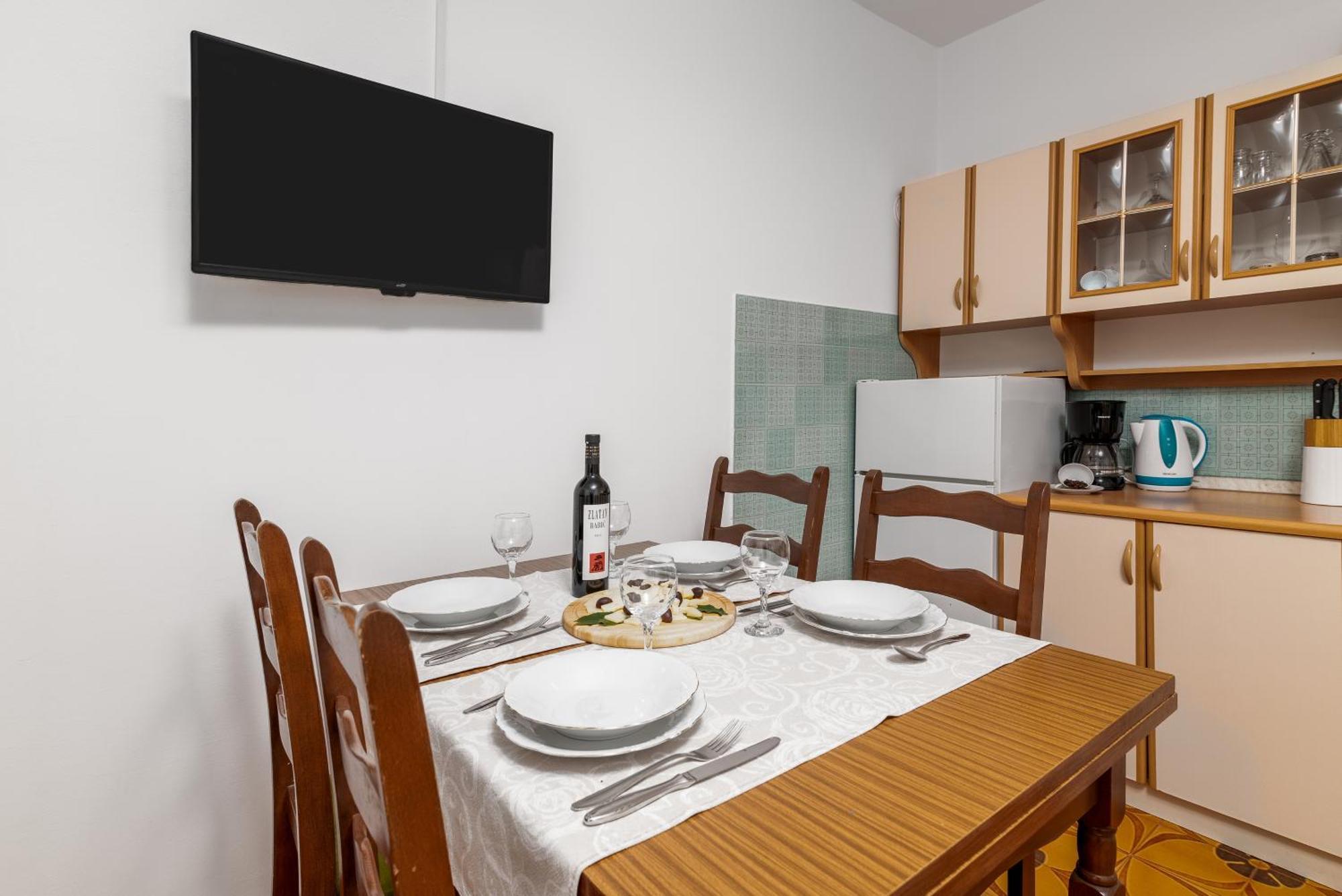 Apartments With A Parking Space Fazana - 18334 Exterior photo
